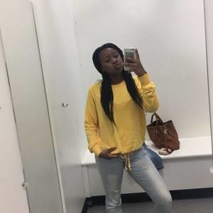 Meet your Posher, Dayshia